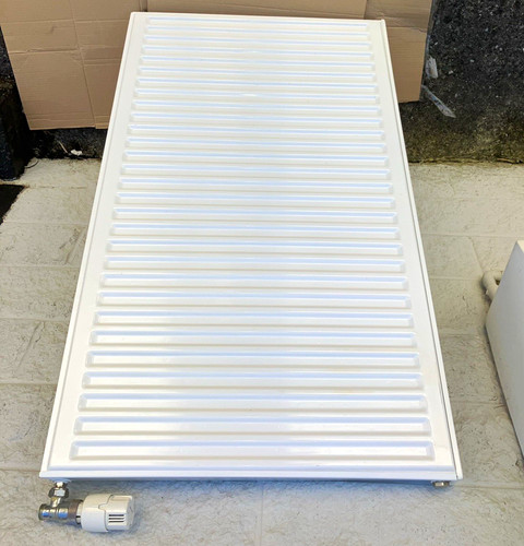White vertical single panel - vertical,